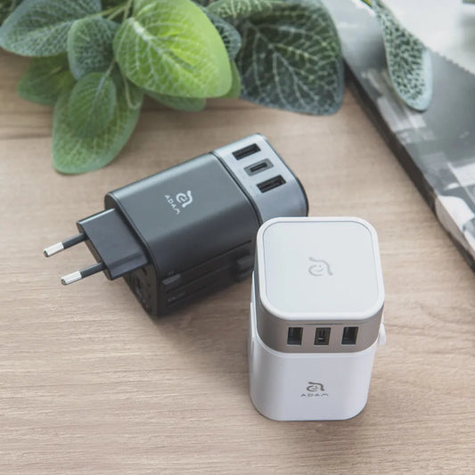 Adam Omnia T3 Travel Adapter Silver