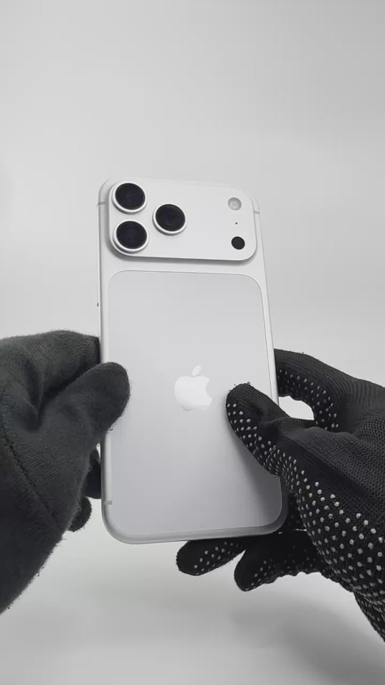 iPhone 17 Pro Max - 512GB - Silver - IW (24-Dec-26) - Pre-owned