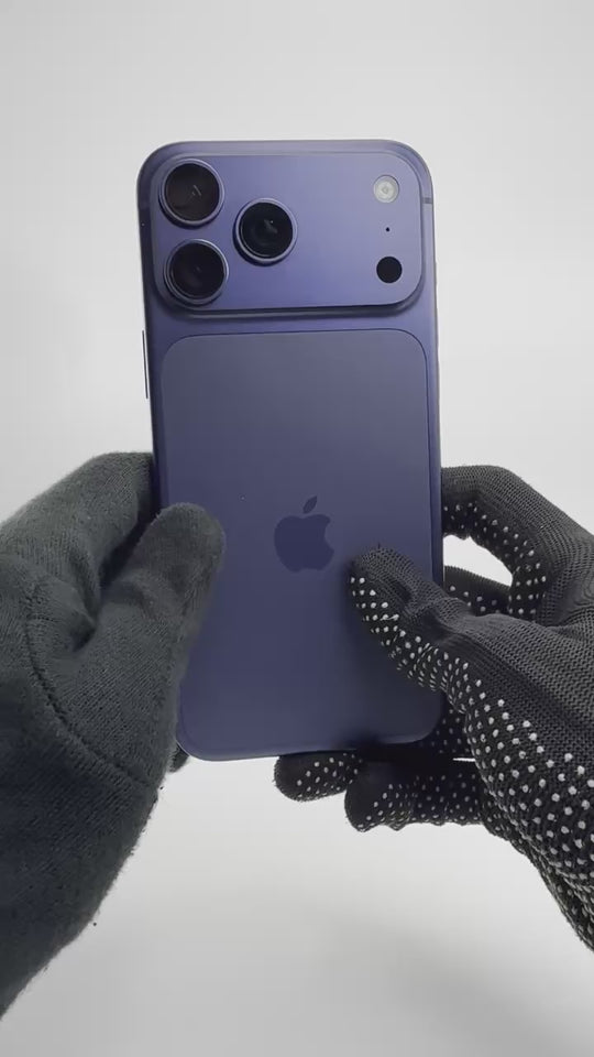 iPhone 17 Pro Max - 256GB - Deep Blue - Pre-owned