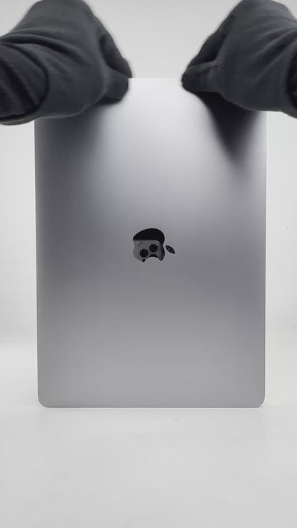 MacBook Pro (2022) - 13 inch - M2 - 8GB +256GB - Space Gray - Pre-owned