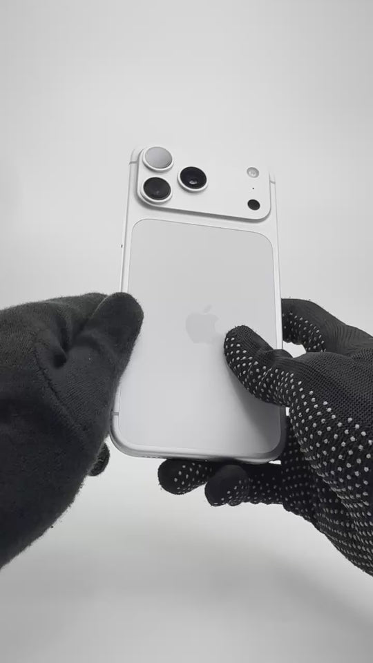 iPhone 17 Pro Max - 256GB - Silver - IW (09-Feb-27) - Pre-owned
