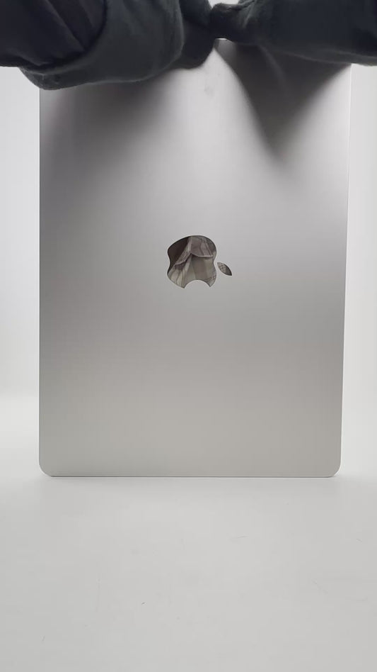 MacBook Air (2022) - 13.6 inch - M2 - 8GB+256GB - Silver - Pre-owned