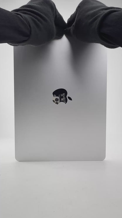 MacBook Air (2025) - 13 inch - M4 - 16GB+256GB - Silver - IW (12-Oct-26) - Pre-owned