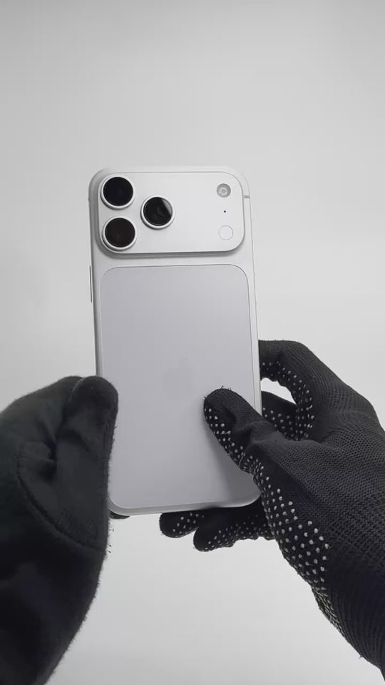 iPhone 17 Pro Max - 256GB - Silver - Pre-owned