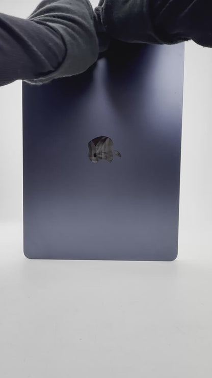 MacBook Air (2025) - 13 inch - M4 - 16GB+256GB - Midnight - IW (17-Aug-26) - Pre-owned