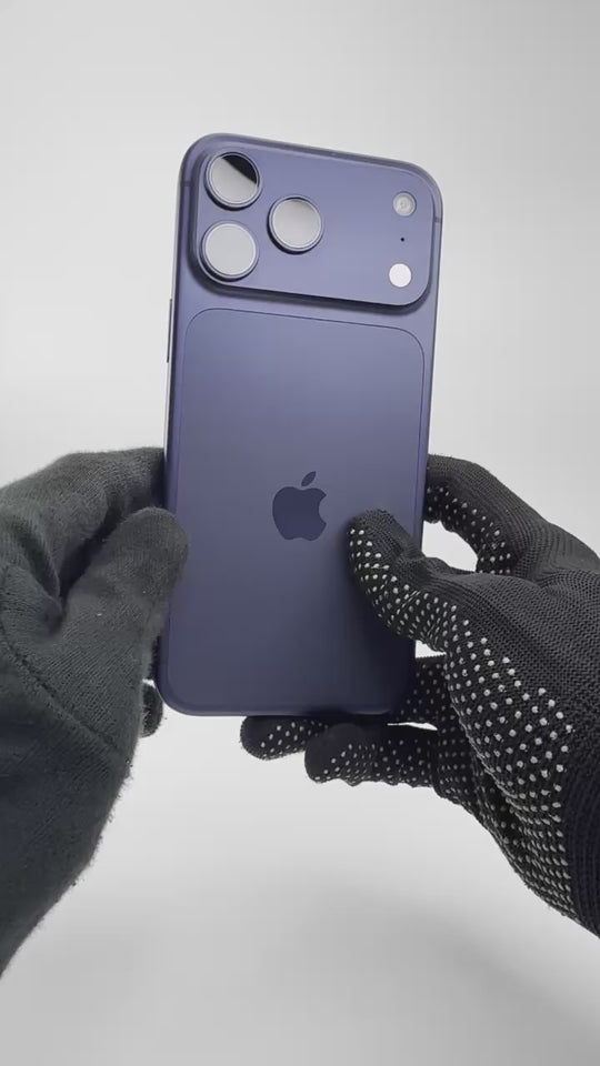iPhone 17 Pro Max - 256GB - Deep Blue - Pre-owned