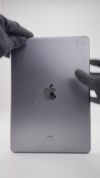 iPad 9th Gen WiFi - 64GB - Space Gray - Pre-owned
