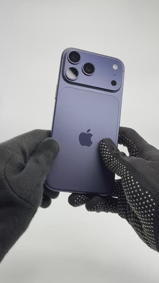iPhone 17 Pro Max - 256GB - Deep Blue - Pre-owned