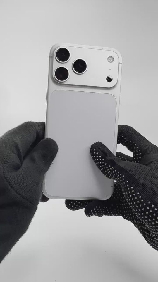 iPhone 17 Pro Max - 256GB - Silver - Pre-owned