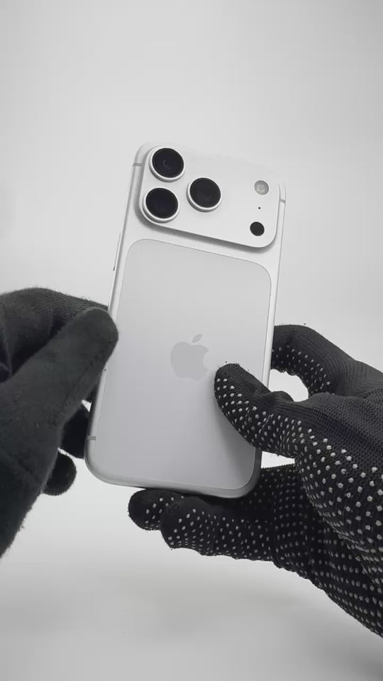 iPhone 17 Pro - 256GB - Silver - Pre-owned