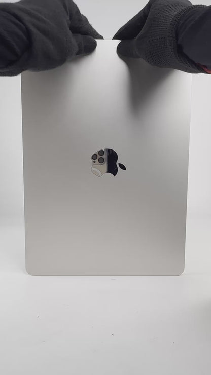 Macbook Air (2022) - 13 inch  - M2 - 8GB+256GB - Starlight - Pre-owned