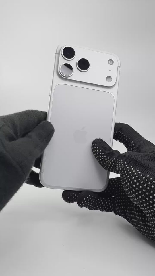 iPhone 17 Pro Max - 256GB - Silver - IW (25-Apr-27) - Pre-owned