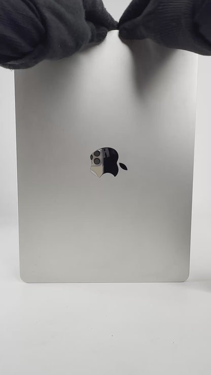 Macbook Air (2022) - 13 inch  - M2 - 8GB+256GB - Starlight - Pre-owned